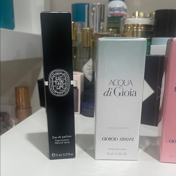 4 item bundle Giorgio Armani Fragrance Set with Black, Blue, and Pink Packaging - Picture 2 of 3